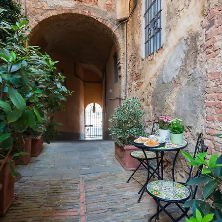 Domus Nannini - L' Arco Di Matteotti * Siena