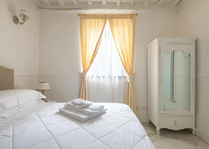 Domus Nannini - L' Arco Di Matteotti Сієна