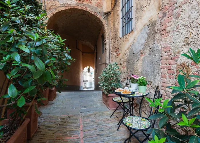 Domus Nannini - L' Arco Di Matteotti * Siena