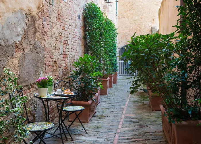 Domus Nannini - L' Arco Di Matteotti Siena
