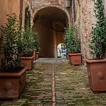 Domus Nannini - L' Arco Di Matteotti Siena