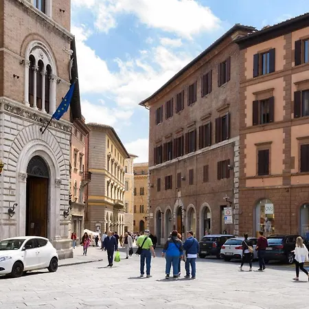 Domus Nannini - L' Arco Di Matteotti سيينا