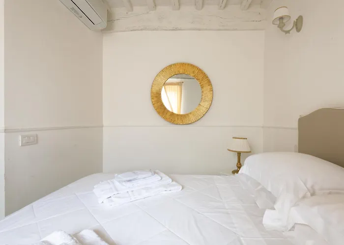 Domus Nannini - L' Arco Di Matteotti * 시에나